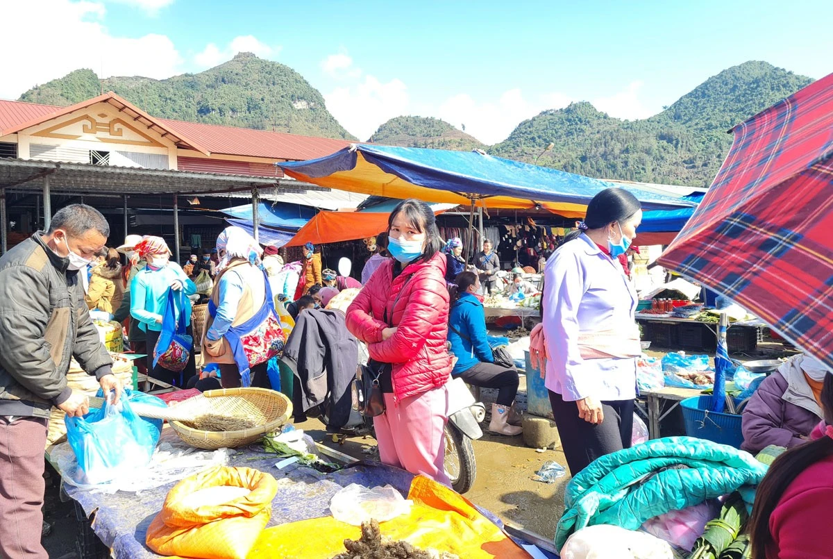 Chợ phiên Mường Khương.