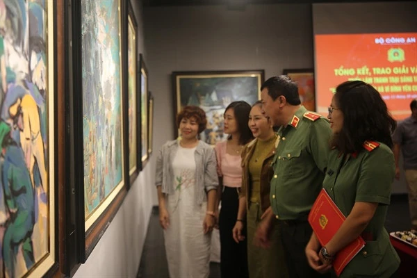 Tác giả Phạm Gia Chiến đoạt giải Ba triển lãm tranh Công an nhân dân lần thứ 4, năm 2022 ảnh 3