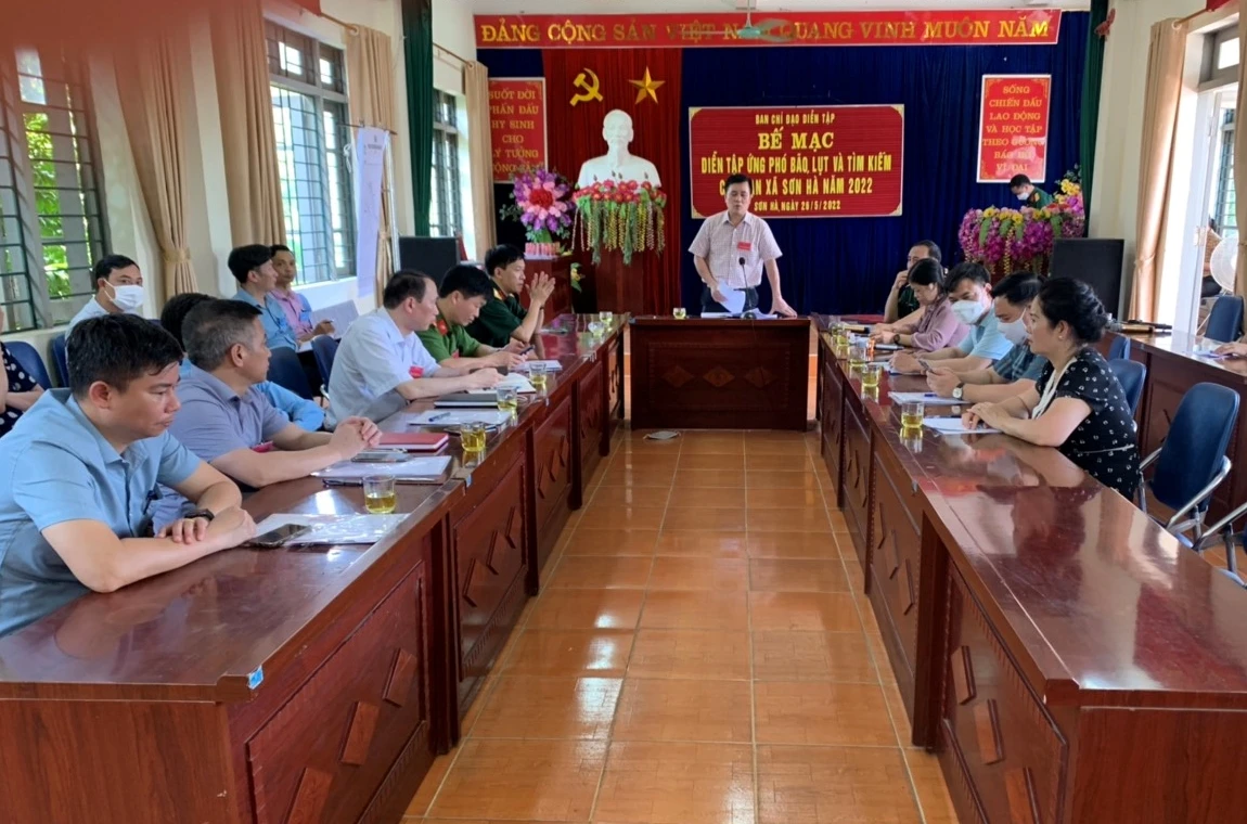 Thành phố Lào Cai, huyện Bảo Thắng: Diễn tập ứng phó bão, lũ và tìm kiếm cứu nạn ảnh 12