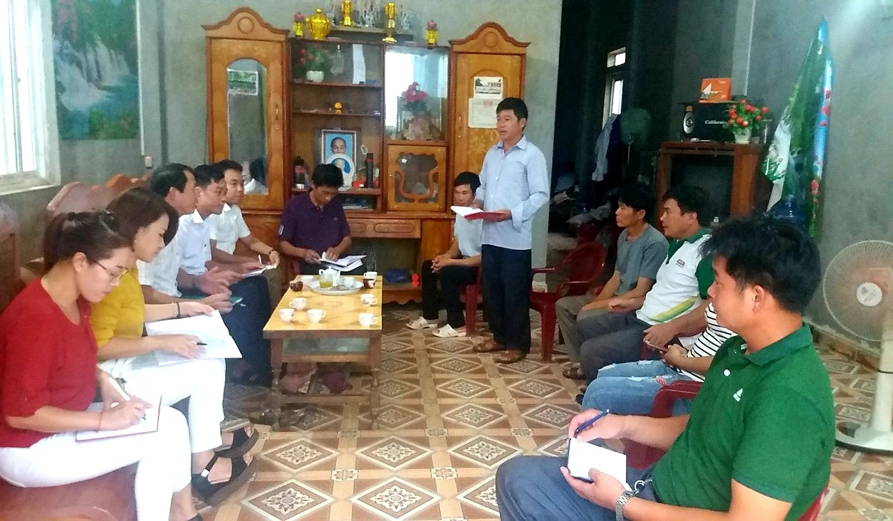 Sinh hoạt định kỳ tại Chi bộ thôn Sa Pả thuộc Đảng bộ thị trấn Mường Khương.
