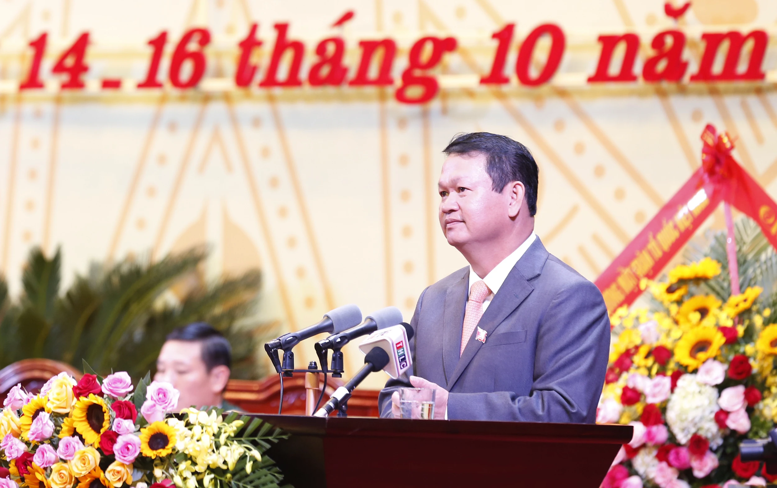 Đồng chí Bí thư Tỉnh ủy Nguyễn Văn Vịnh đọc diễn văn khai mạc Đại hội