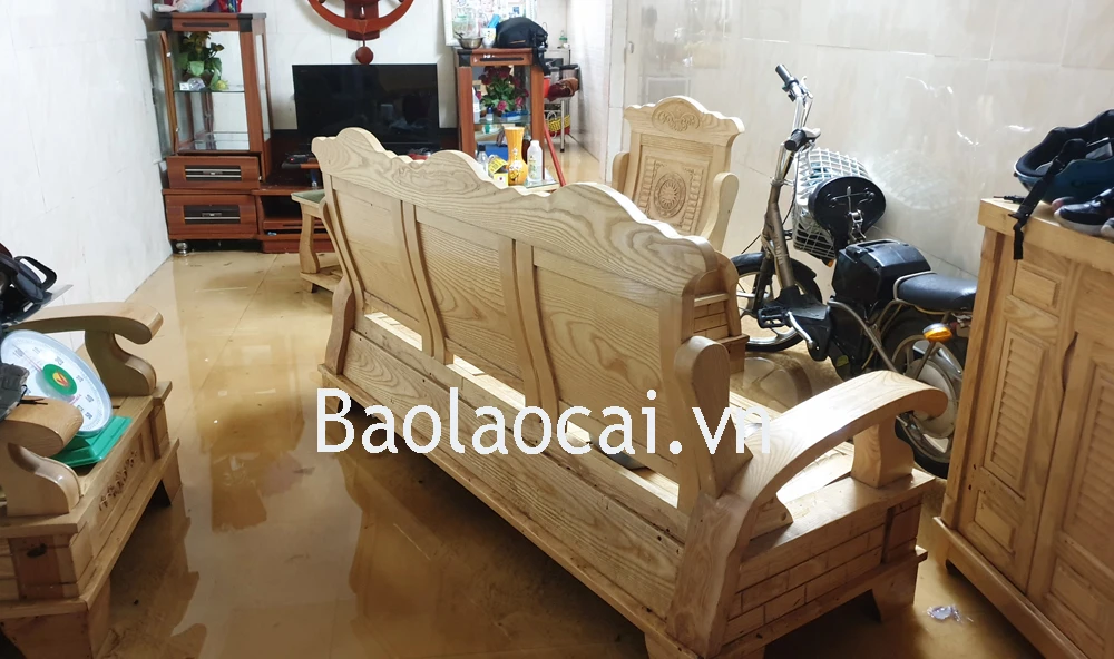 Pom Hán: Mưa hơn 2 tiếng đồng hồ, đường thành biển nước ảnh 2