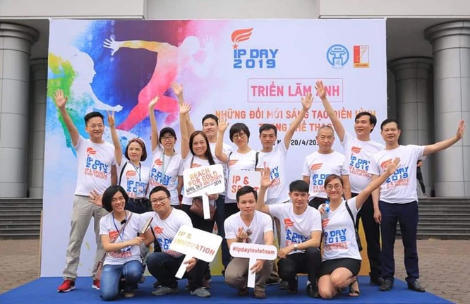 Các đại biểu tham gia hoạt động hưởng ứng Ngày Sở hữu trí tuệ thế giới 2019 do Sở Khoa học và Công nghệ Hà Nội phối hợp Trường Đại học Bách khoa Hà Nội tổ chức.