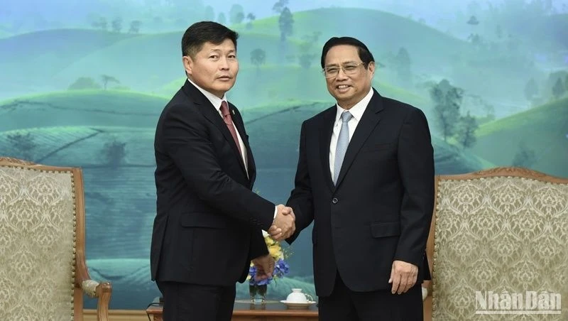Thủ tướng Phạm Minh Chính tiếp Bộ trưởng Tư pháp và Nội vụ Mông Cổ Khishee Nyambaatar.