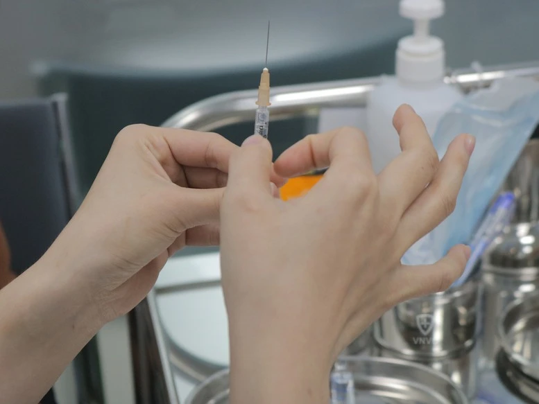 Người dân cần tiêm đầy đủ, đúng lịch các loại vaccine phòng bệnh về não - Ảnh: VGP/HM