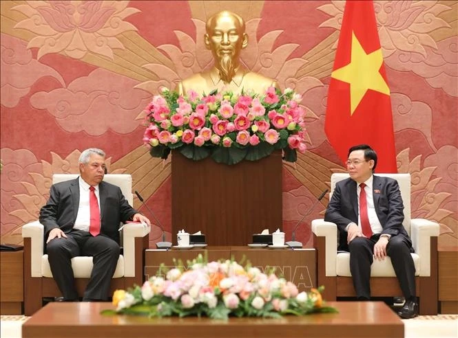 Chủ tịch Quốc hội Vương Đình Huệ tiếp đồng chí Ulises Guilarte de Nacimiento, Ủy viên Bộ Chính trị, Tổng Thư ký Trung tâm Những người lao động Cuba, Phó Chủ tịch Liên hiệp Công đoàn thế giới.