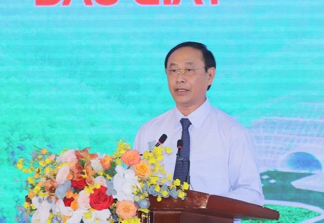Thứ trưởng Bộ GTVT Lê Đình Thọ phát biểu tại điểm cầu Thanh Hóa.