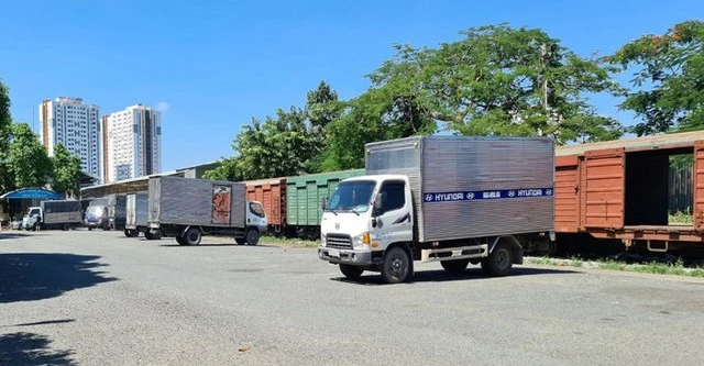 Bãi hàng ga đường sắt Sóng Thần.