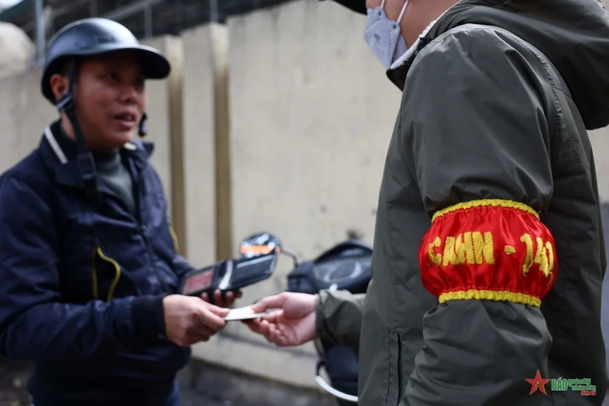 Tuy nhiên, khi sử dụng rượu, bia, mất kiểm soát, nhiều người dân thiếu ý thức đã có hành vi chống đối lực lượng chức năng, thậm chí gây thương tật cho cán bộ, chiến sĩ Cảnh sát giao thông. Hành vi này cần phải nghiêm trị.
