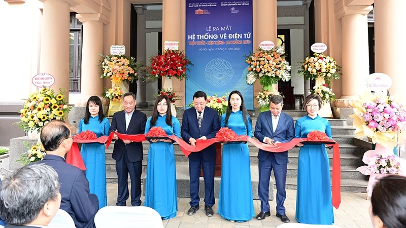 Ra mắt Hệ thống vé điện tử “Trực tuyến - Liên thông - Đa phương thức” tại Bảo tàng Mỹ thuật Việt Nam. (Ảnh: TITC)