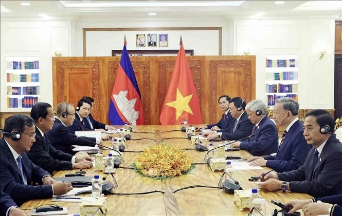 Chủ tịch nước Tô Lâm hội đàm với Chủ tịch Đảng CPP, Chủ tịch Thượng viện Campuchia Samdech Techo Hun Sen. (Ảnh: Nhan Sáng/TTXVN).