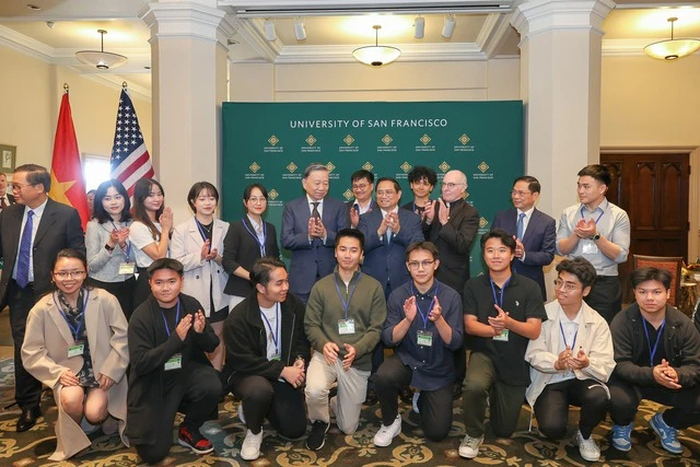Thủ tướng Phạm Minh Chính: Đảng, Nhà nước tôn trọng sự lựa chọn của các sinh viên về học tập và công việc, song bất cứ khi nào các em cảm thấy có thể về nước, đóng góp tốt nhất cho đất nước thì các em đều được chào đón.