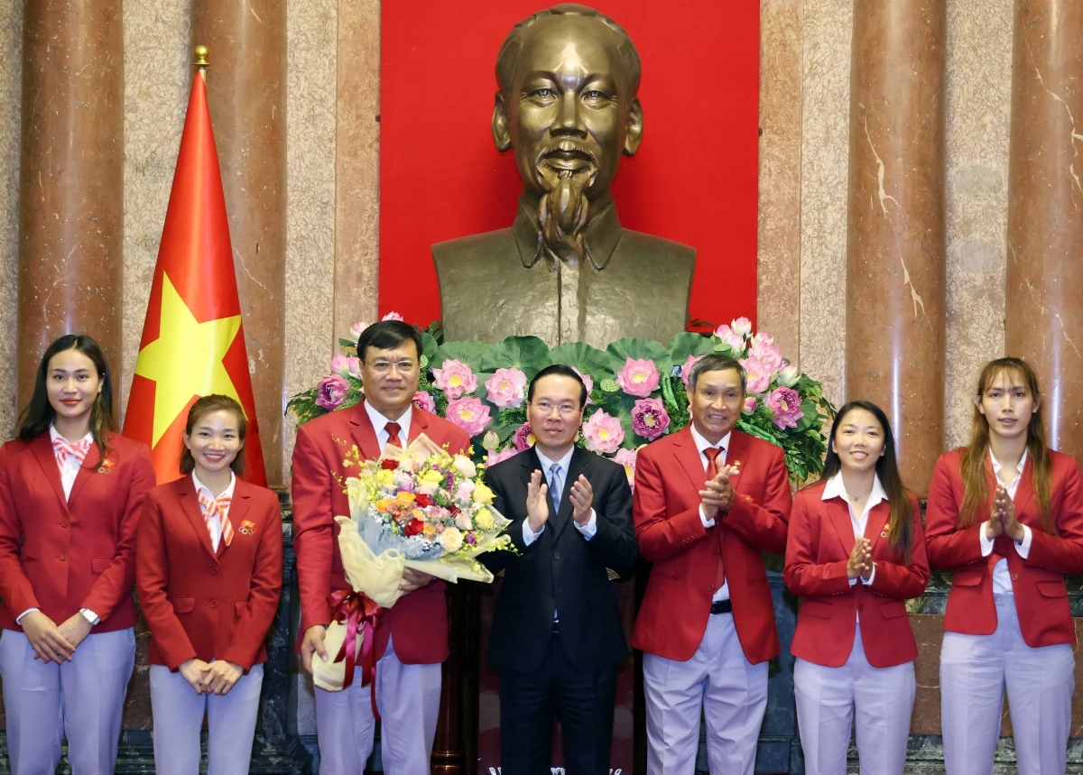 Chủ tịch nước chia sẻ với những nỗ lực, vất vả của mỗi cán bộ, huấn luyện viên, vận động viên đằng sau những tấm huy chương.