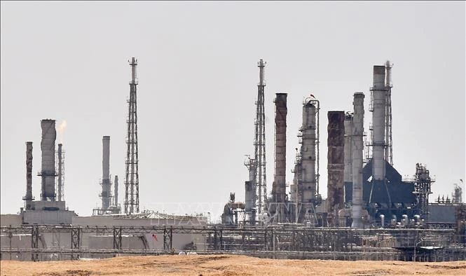Một cơ sở lọc dầu tại khu vực al-Khurj, phía nam thủ đô Riyadh của Saudi Arabia. Ảnh tư liệu: AFP/TTXVN