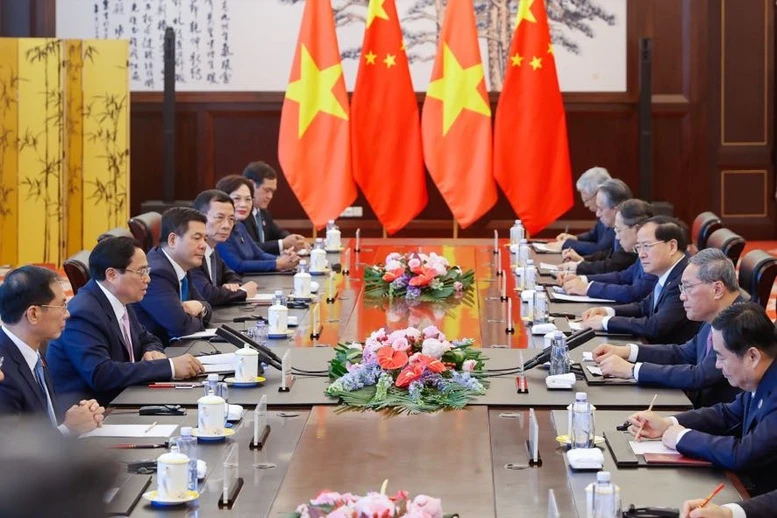Hai Thủ tướng nhất trí đánh giá quan hệ hai Đảng, hai nước có bước phát triển lịch sử, thu được nhiều thành quả với nhiều điểm sáng nổi bật - Ảnh: VGP/Nhật Bắc