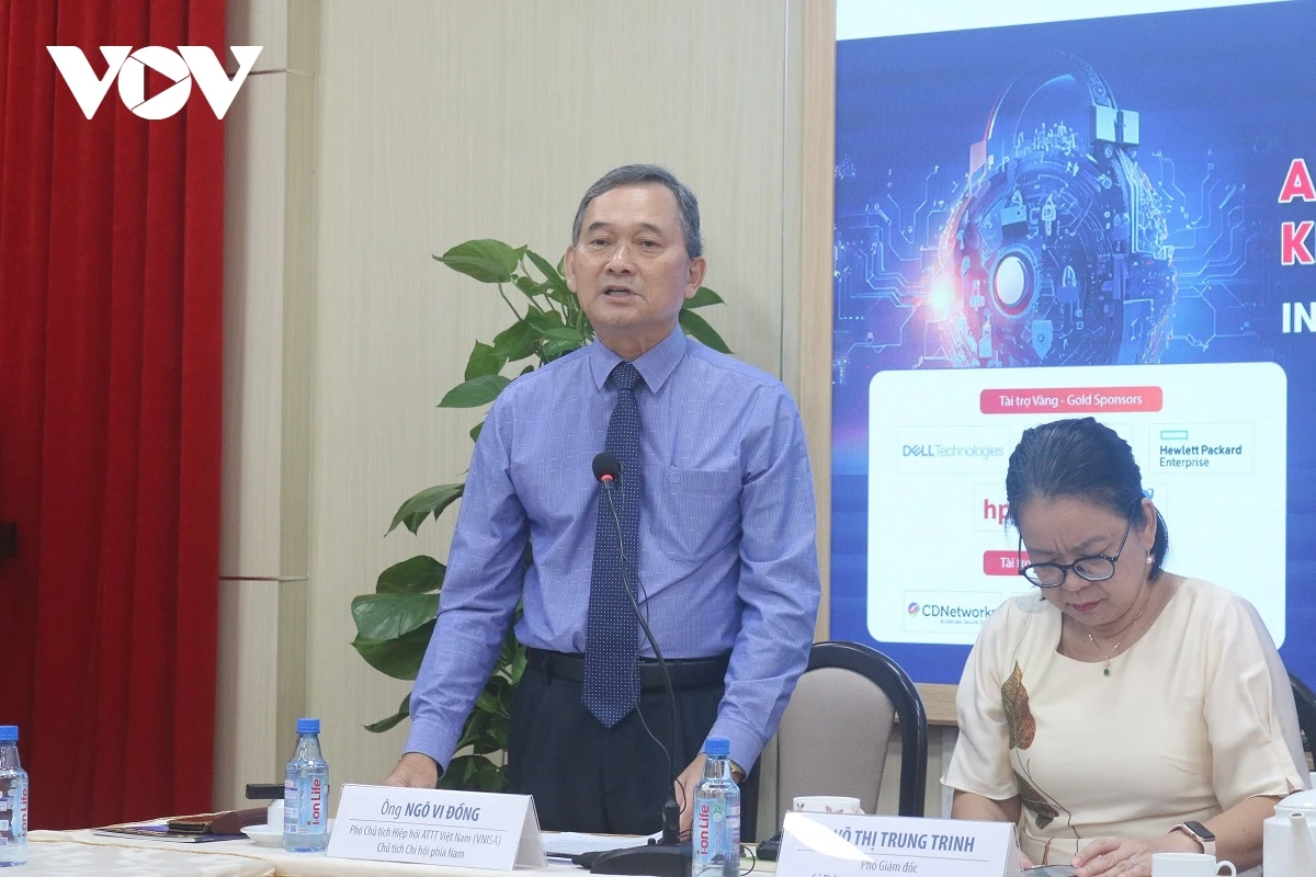 Phó Chủ tịch Hiệp hội An toàn Thông tin Việt Nam Ngô Vi Đồng cho biết, ngoài những lợi ích thì chuyển đổi số, ứng dụng trí tuệ nhân tạo (AI) cũng tiềm ẩn nhiều rủi ro, gây nguy hiểm cho công tác đảm bảo an ninh, an toàn thông tin.