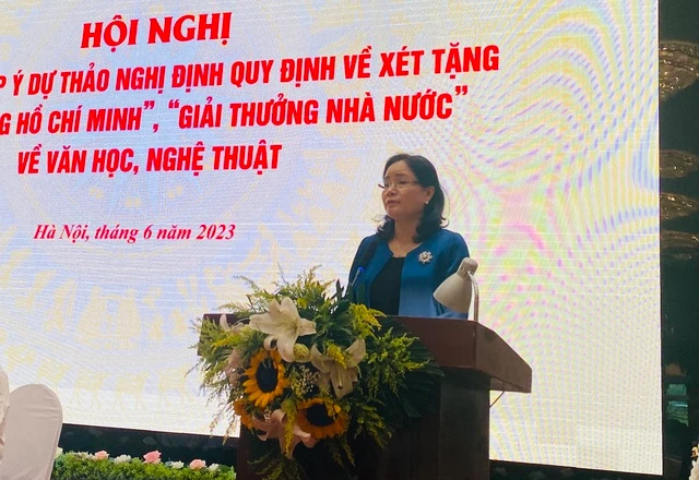 Thứ trưởng Trịnh Thị Thủy phát biểu tại hội nghị.