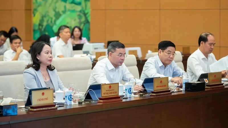 Phó Chủ tịch nước Võ Thị Ánh Xuân cùng đại diện lãnh đạo các bộ, ngành dự phiên họp.