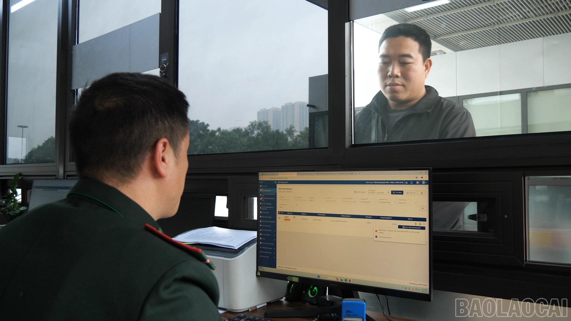 baolaocai-br_thong-quan00-19-00-08still006.png