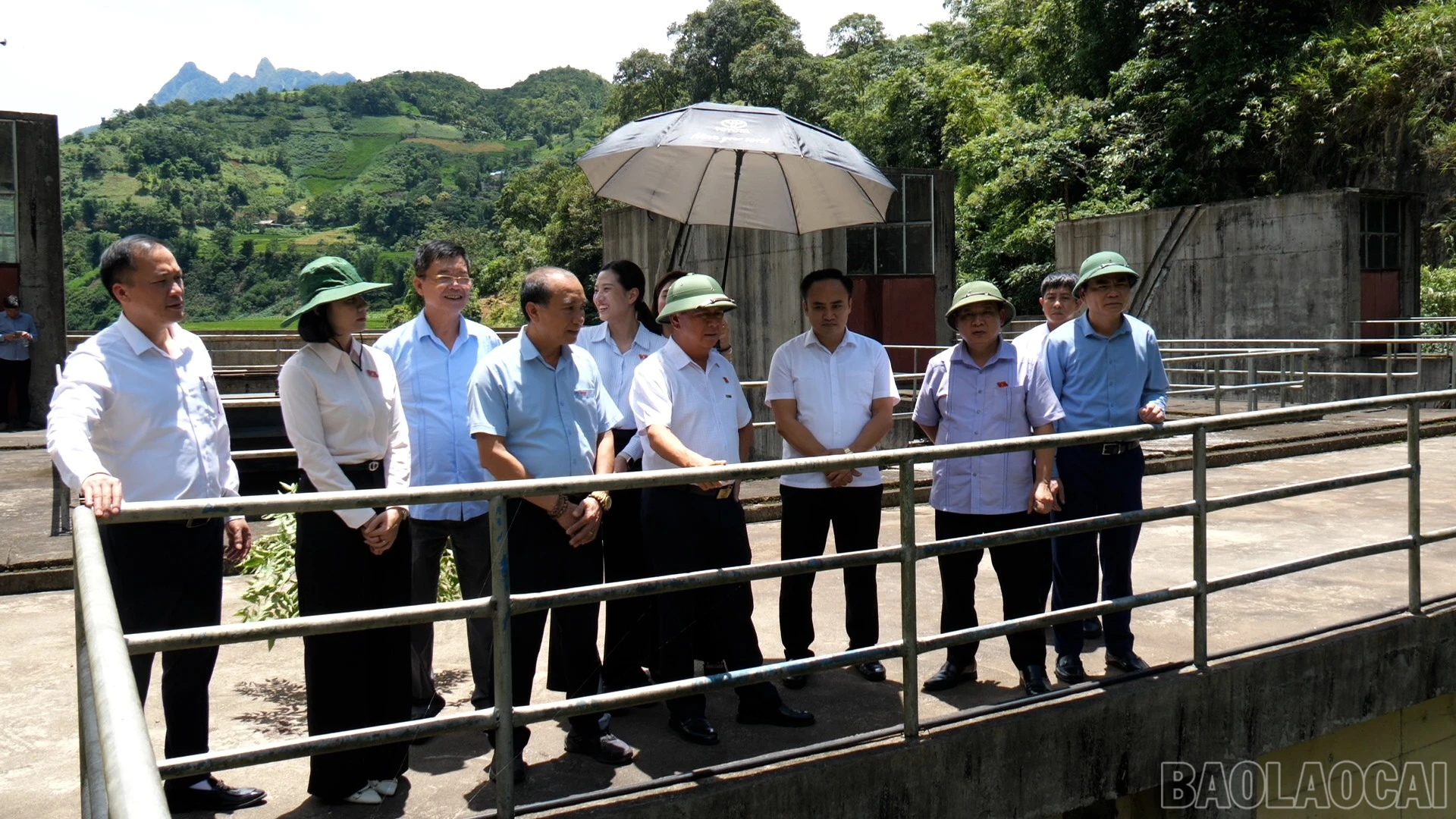 baolaocai-br_doan-dbqh00-06-15-31still001.jpg