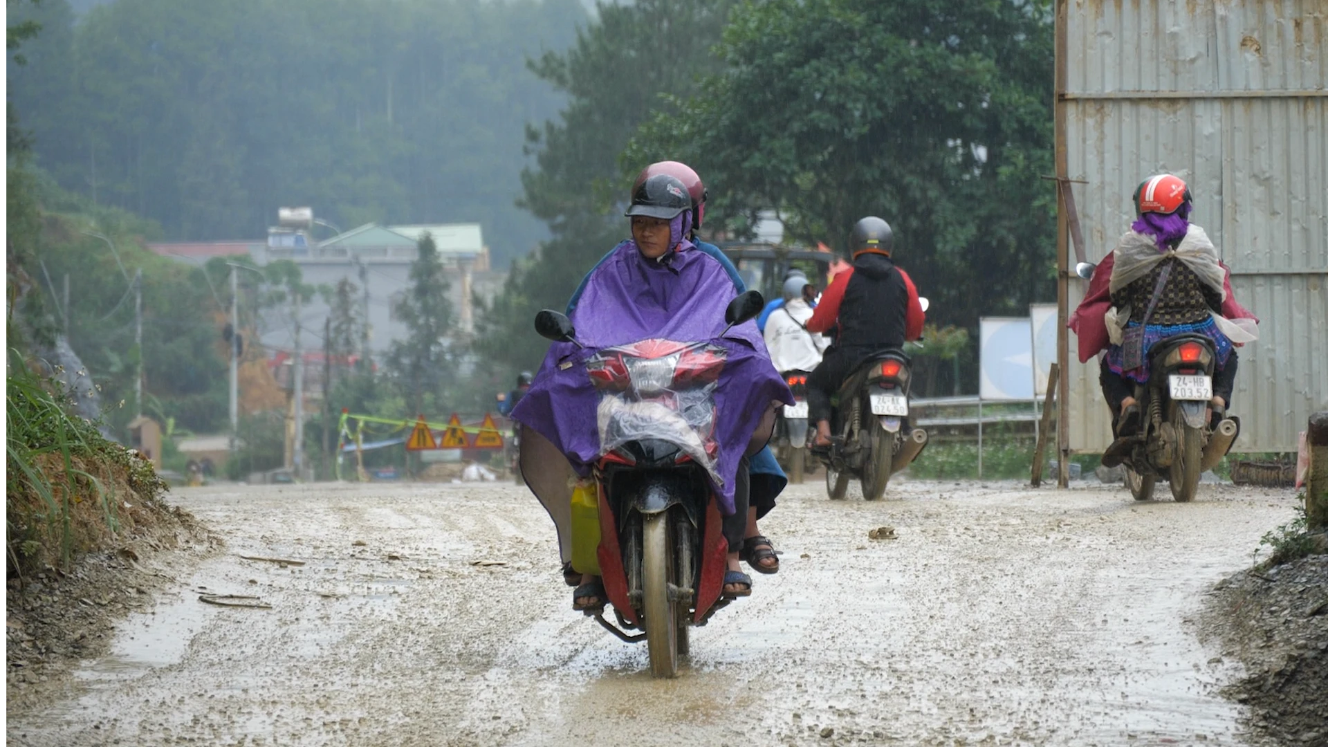 duong-bac-ha100-10-04-30still003.png