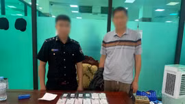 Hải quan Cửa khẩu Quốc tế Lào Cai phát hiện 03 vụ vận chuyển 34 điện thoại không khai báo
