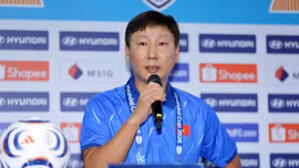HLV Kim Sang-sik họp báo sau trận Việt Nam thắng Malaysia 2-0 trên sân khách