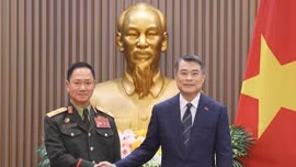 Thủ tướng Lê Minh Hưng tiếp Phó Thủ tướng, Bộ trưởng Bộ Quốc phòng Lào