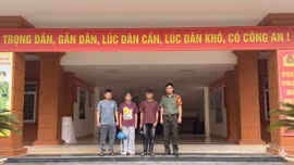 Công an xã Mường Khương kịp thời ngăn chặn hai học sinh bị dụ dỗ bỏ học đi làm thuê