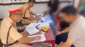 Chạy quá tốc độ bằng xe quá hạn kiểm định, lái xe bị phạt gần 12 triệu đồng