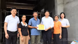 Phường Nam Cường chi trả 105 triệu đồng hỗ trợ làm nhà ở cho con đẻ người hoạt động kháng chiến bị nhiễm chất độc hóa học