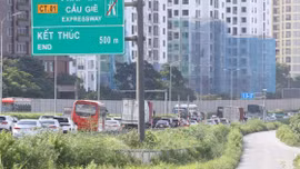 Năm ngày nghỉ lễ: CSGT xử phạt 11 trường hợp vi phạm về khoảng cách an toàn trên cao tốc