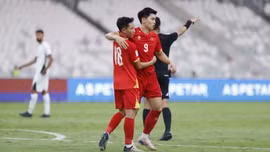 Việt Nam ngược dòng thắng Pakistan 4-2, giành vé tranh hạng ba