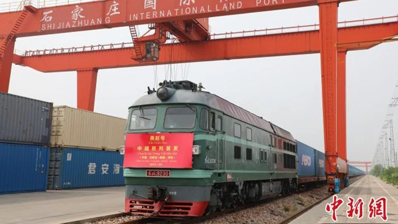 Chuyến tàu khởi hành từ Cảng đường bộ quốc tế Thạch Gia Trang.