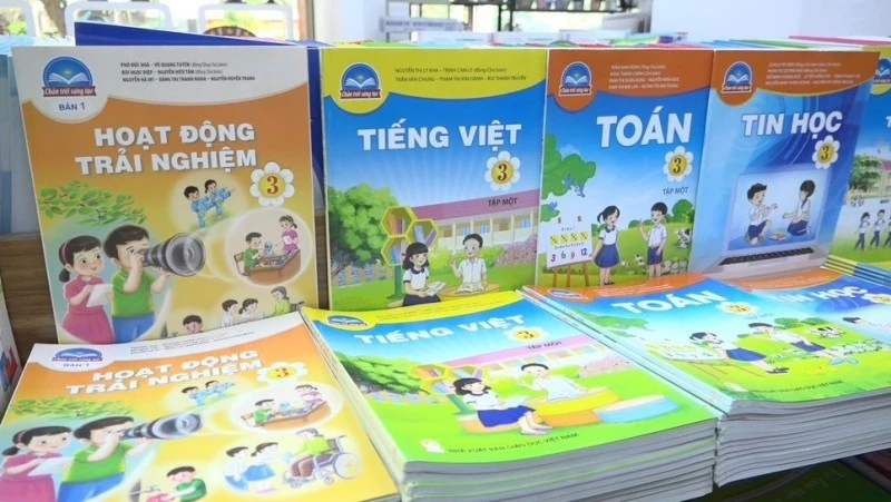 Sách giáo khoa tái bản đã sẵn sàng cho năm học 2023-2024.