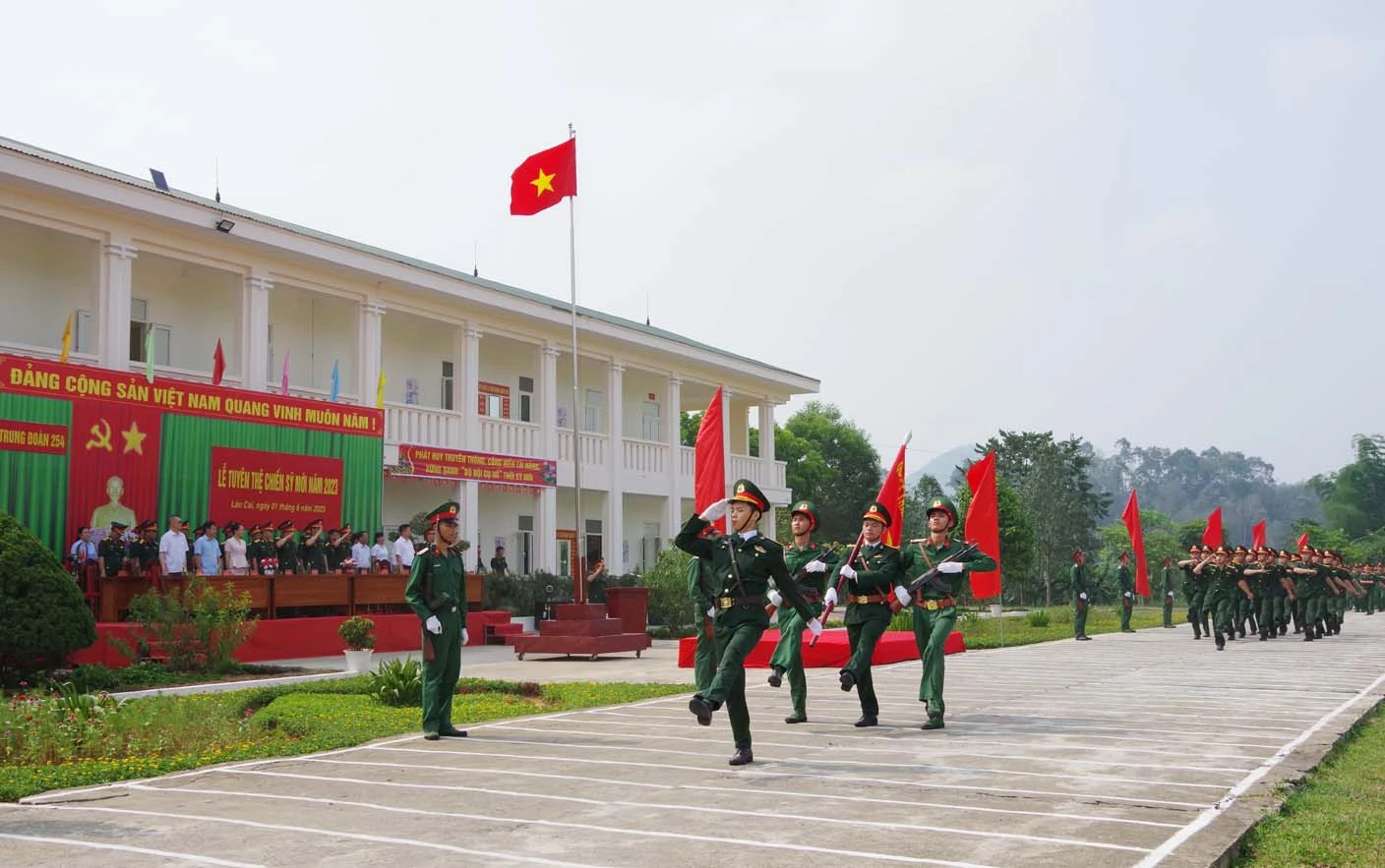Duyet doi ngu tai Le Tuyen the CSM.JPG