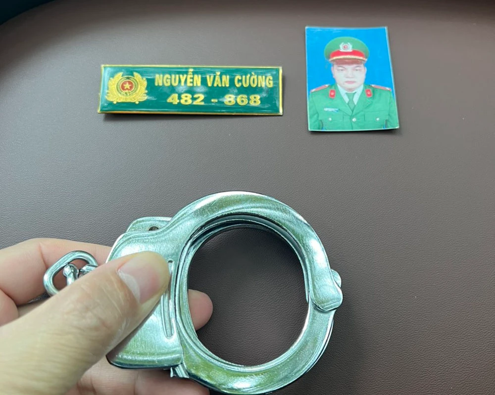 cuong-len-mang-mua-cong-so-tam-bien-ten-va-mot-so-vat-dung-khac-nham-muc-dich-lua-dao-7692.jpg