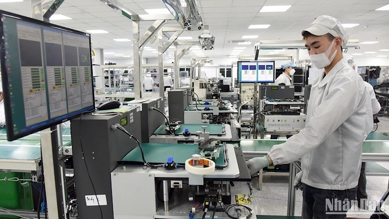 Dây chuyền sản xuất linh kiện điện tử của Công ty TNHH Bumjin Electronics Vina (Quảng Ninh).