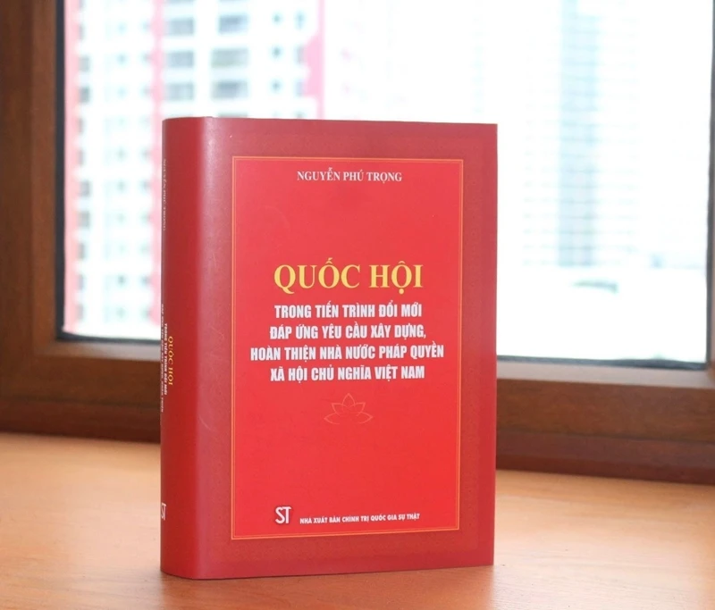 Cuốn sách “Quốc hội trong tiến trình đổi mới đáp ứng yêu cầu xây dựng, hoàn thiện Nhà nước pháp quyền xã hội chủ nghĩa Việt Nam”.
