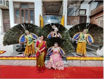 Nhóm múa dân gian Pratibha Kala Kendra, Ấn Độ.