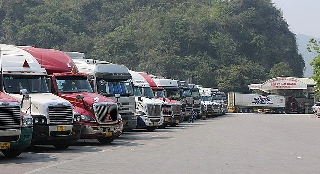 Xuất nhập khẩu nhộn nhịp đầu năm tại các cửa khẩu Việt - Trung.