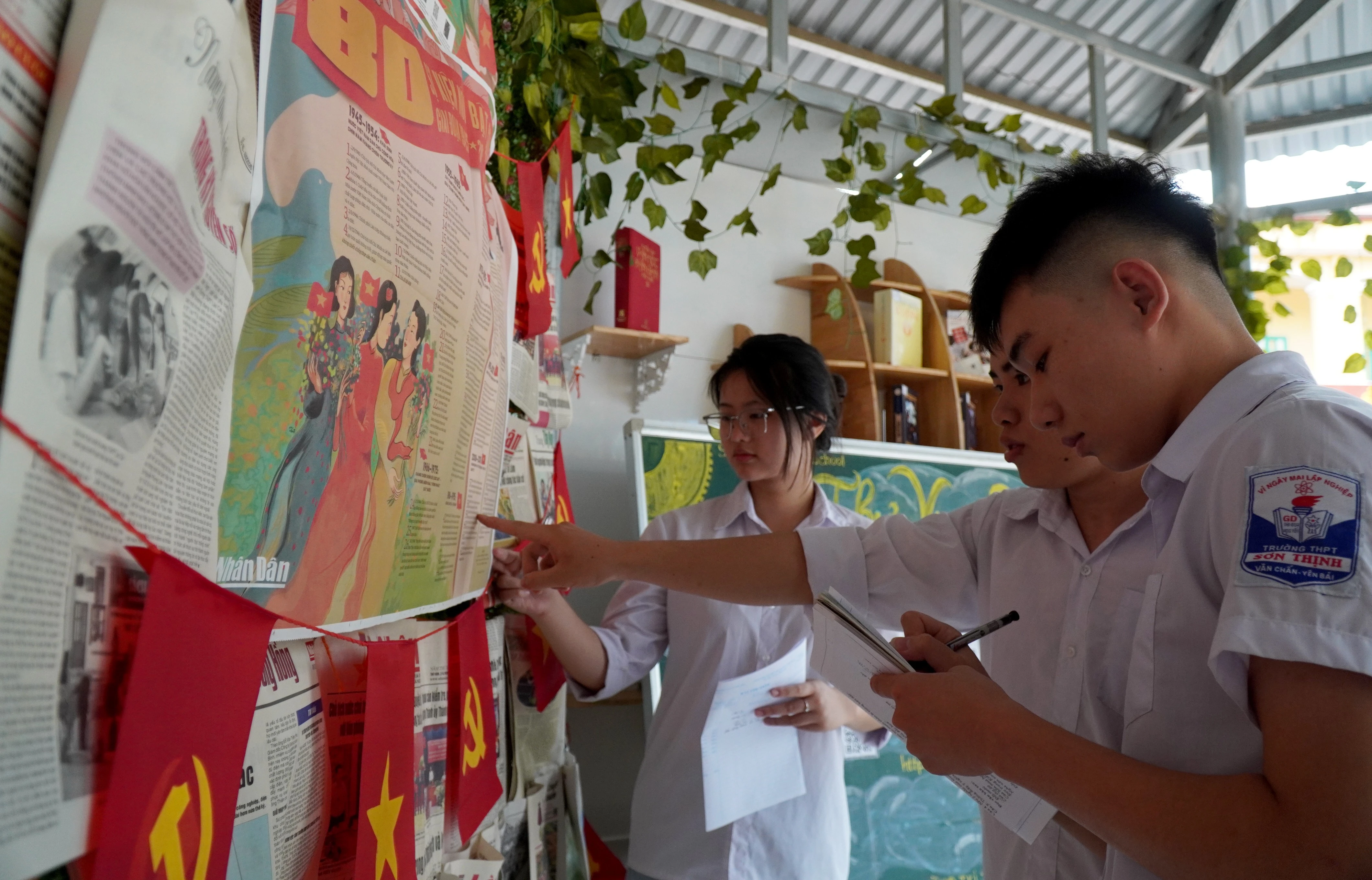 Mô hình "Thư viện xanh" giúp học sinh bổ sung kiến thức cho kỳ thi.
