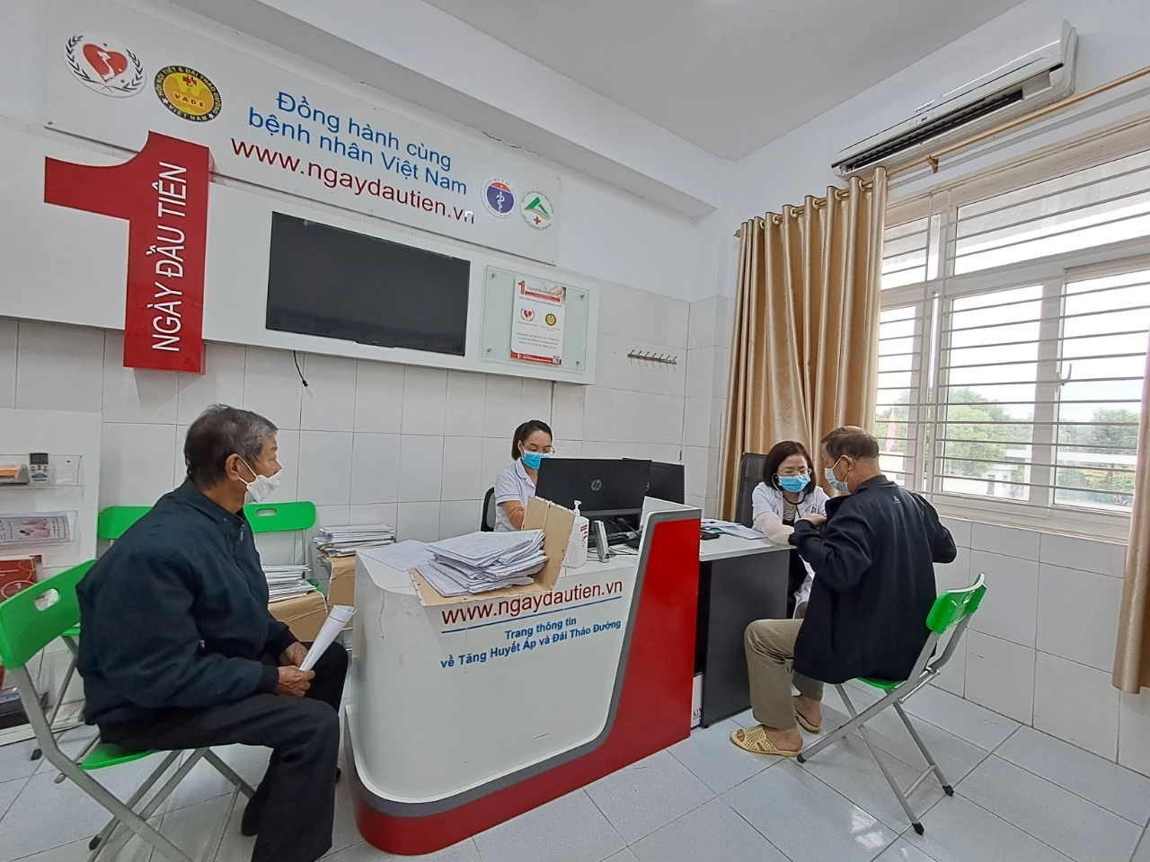 z4901464168848_d99dcd1cbfde8b077c2cee78ef9d0ec0.jpg