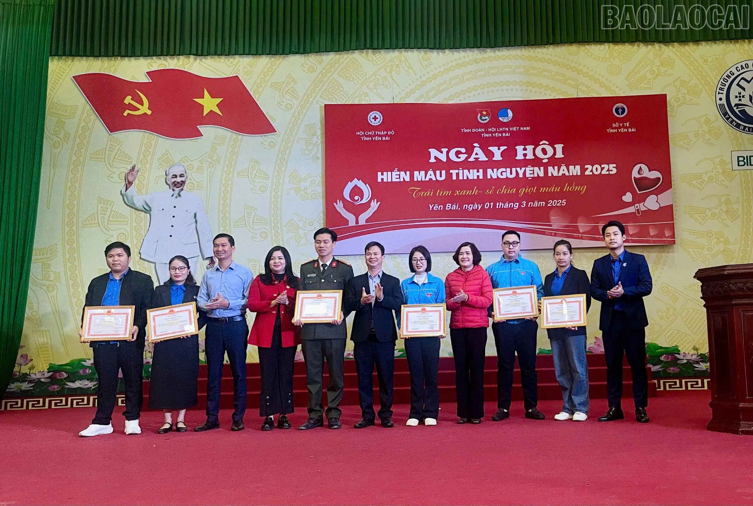 baolaocai-tr_giay-khen-1.jpg