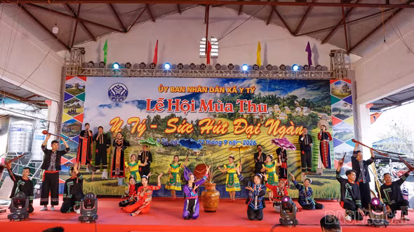 Khai mạc Lễ hội Mùa Thu Y Tý