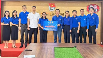 Tỉnh đoàn Lào Cai tiếp nhận kinh phí hỗ trợ khắc phục hậu quả sau cơn bão số 3