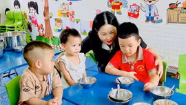 Phó Chủ tịch UBND tỉnh Vũ Thị Hiền Hạnh kiểm tra đột xuất bếp ăn bán trú