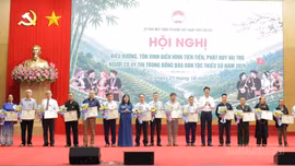 Lào Cai tôn vinh 50 người có uy tín tiêu biểu trong đồng bào dân tộc thiểu số