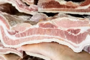 Hơn 124.000 tấn thịt lợn ngoại ồ ạt về Việt Nam, giá chỉ 45.000 đồng/kg