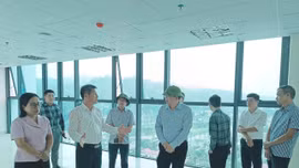Đồng chí Ngô Hạnh Phúc yêu cầu các địa phương, chủ đầu tư và nhà thầu tăng cường phối hợp, đẩy nhanh tiến độ thực hiện các công trình, dự án.